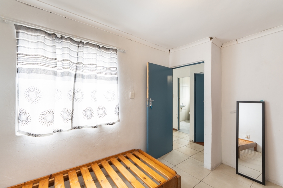 8 Bedroom Property for Sale in Parow Valley Western Cape